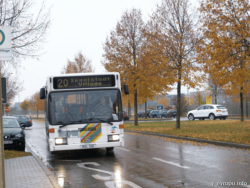 Автобус 20 едет в Ингольштадт Вилладж