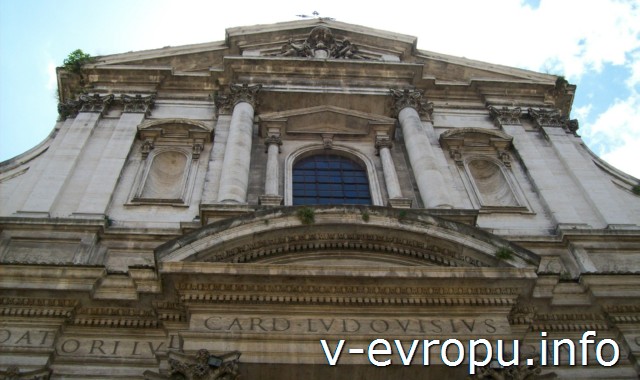 Фасад церкви Игнатия Лайолы в Риме