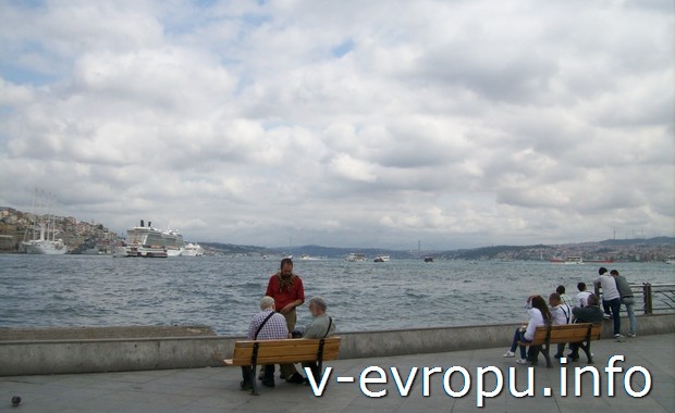 Набережная Босфорского залива в Стамбуле