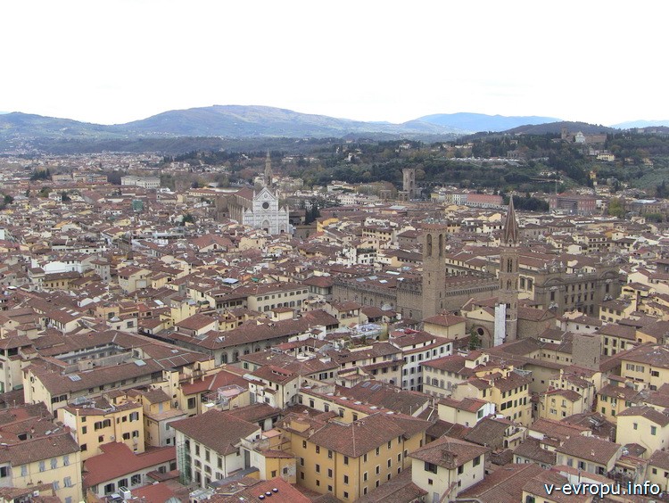 Флоренция. Вид на палаццо Веккьо и Собор Санта Кроче с обзорной площадке на Колокольне Джотто