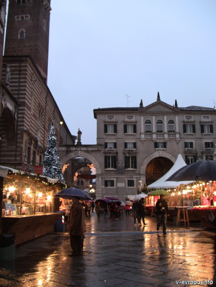 Рождественский рынок во Флоренции