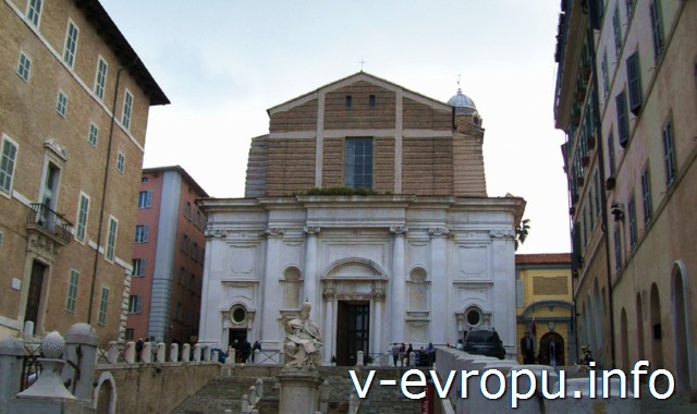 Церковь Сан  Доменико  в Анконе (Chiesa di San Domenico) 