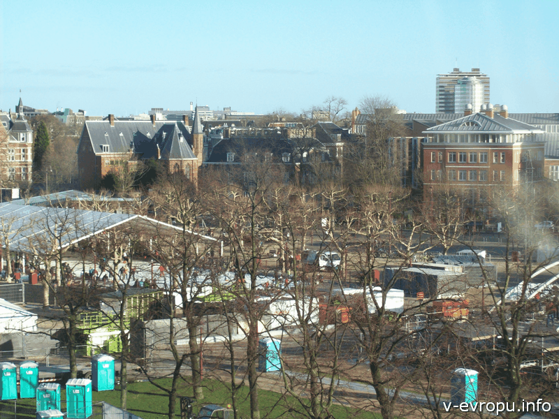 Вид на Музейную Площадь из музея Ван Гога, Амстердам