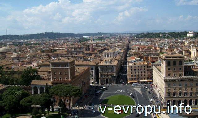Панорама Рима. Фото площади Венеция и Виа дель Корсо