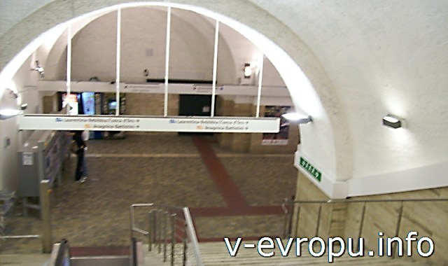 Рим. Жд вокзал Термини. Фото. Подземный переход к метро из здания вокзала