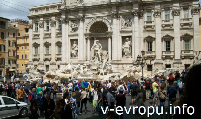 Рим для туристов: самые популярные районы города - фонтан Треви