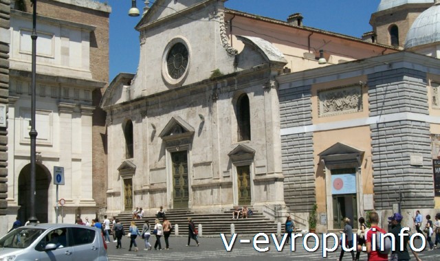 Рим. Церковь Санта Мария дель Пополо. Ренессансный фасад с элементами барокко