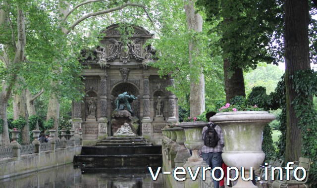 фонтан Медичи в Люксембургском саду Парижа