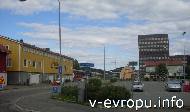 Дорожные знаки в Шеллефтео (Швеция)