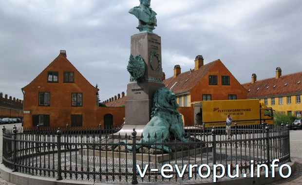 Памятник в Копенгагене