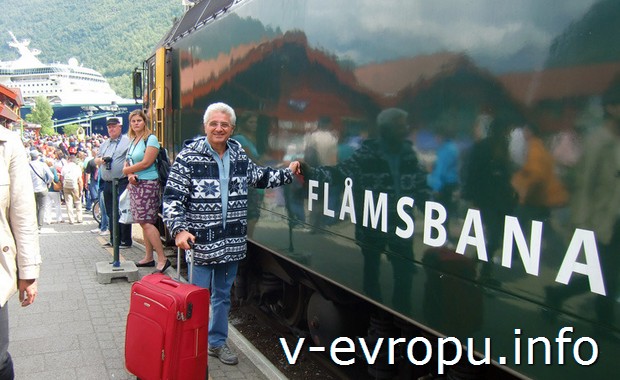 Поезд Flamsbana во Фломе. Норвегия