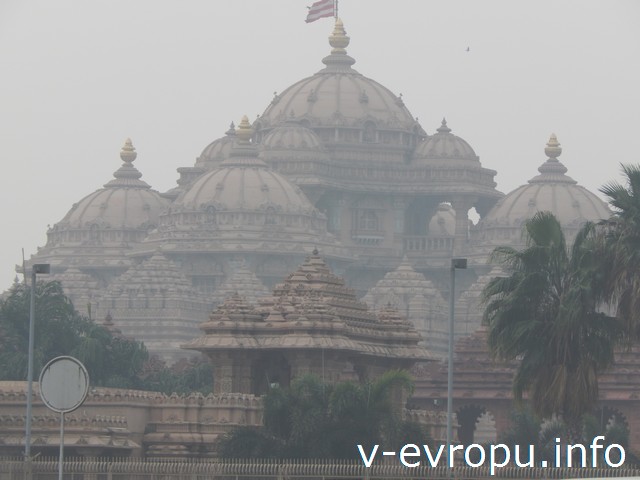 Индия. В дымке туманной Акшардам