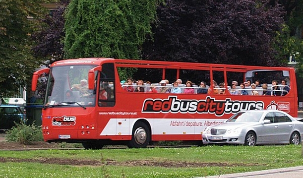 Экскурсионный автобус Red Bus в Вене